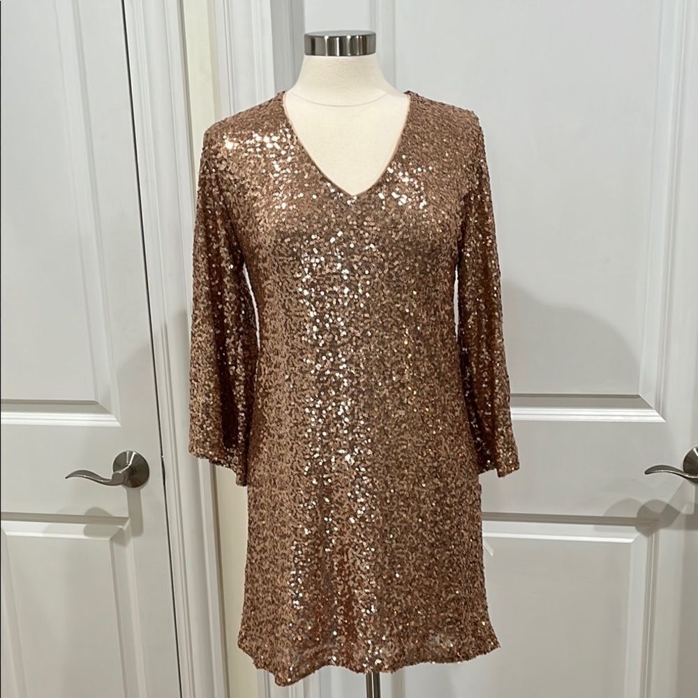 New! Maggy London Sequin dress Bronze Size 6‎ Bell Sleeves
